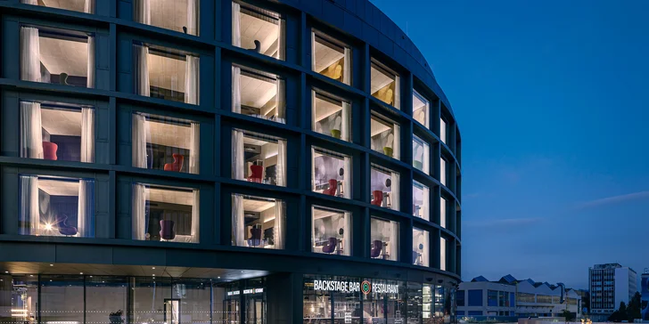 Moderný Stages Hotel**** pri O2 aréne: vychýrená kuchyňa, parkovanie v cene a skvelá dostupnosť do centra