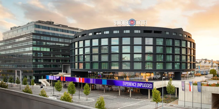 Moderný Stages Hotel**** pri O2 aréne: vychýrená kuchyňa, parkovanie v cene a skvelá dostupnosť do centra