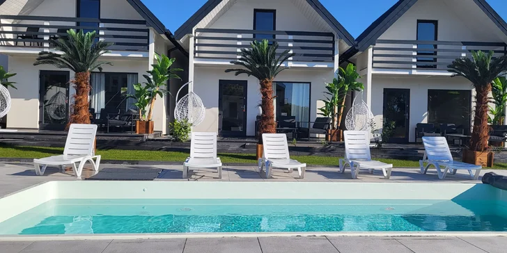 Prázdninové domy s vírivkou a bazénom, pobyt pre 7 osôb: Rusinowo pri poľskom Baltiku