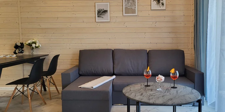 Prázdninové domy s vírivkou a bazénom, pobyt pre 7 osôb: Rusinowo pri poľskom Baltiku