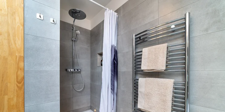 Dovolenka v Poděbradoch: apartmán alebo izba s raňajkami, 3 km od centra a kolonády