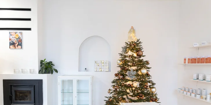 Omladenie bez skalpela: Tréning tvárových svalov a ošetrenie EMS prístrojom, aj permanentka