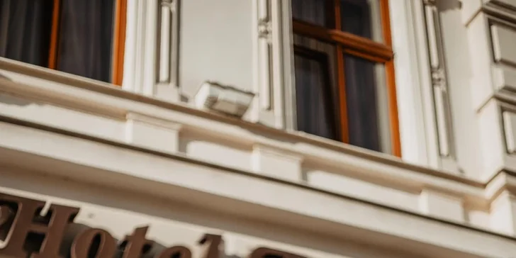 Pobyt v centre Chomutova: historický hotel s raňajkami alebo polpenziou