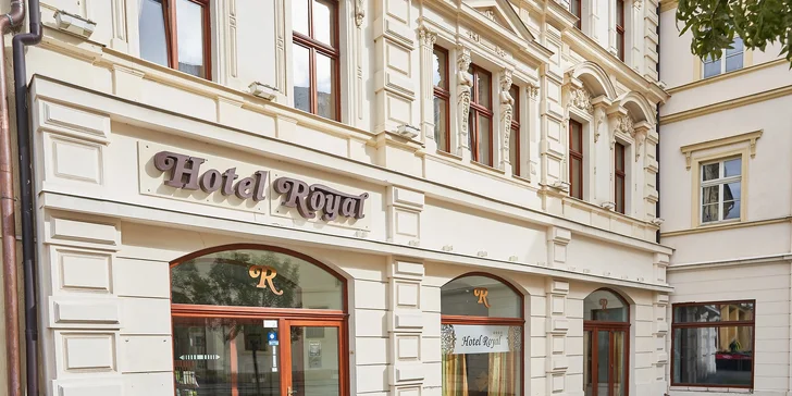 Pobyt v centre Chomutova: historický hotel s raňajkami alebo polpenziou