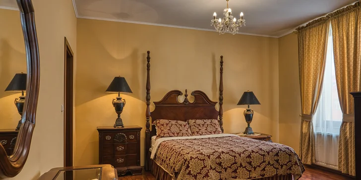 Pobyt v centre Chomutova: historický hotel s raňajkami alebo polpenziou