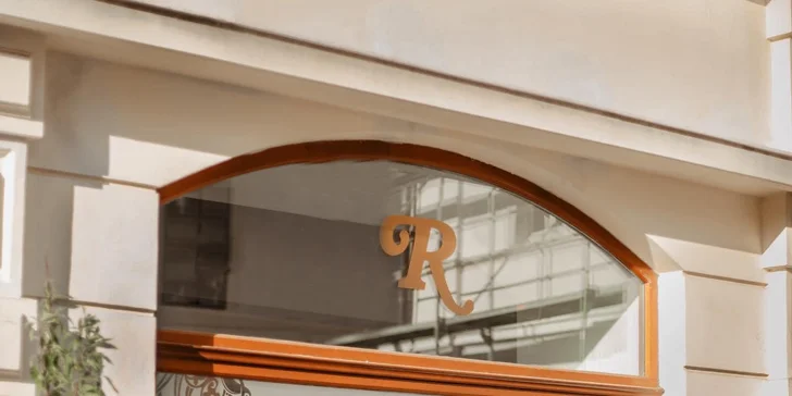 Pobyt v centre Chomutova: historický hotel s raňajkami alebo polpenziou