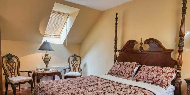 Pobyt v centre Chomutova: historický hotel s raňajkami alebo polpenziou