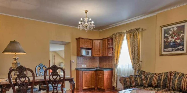 Pobyt v centre Chomutova: historický hotel s raňajkami alebo polpenziou