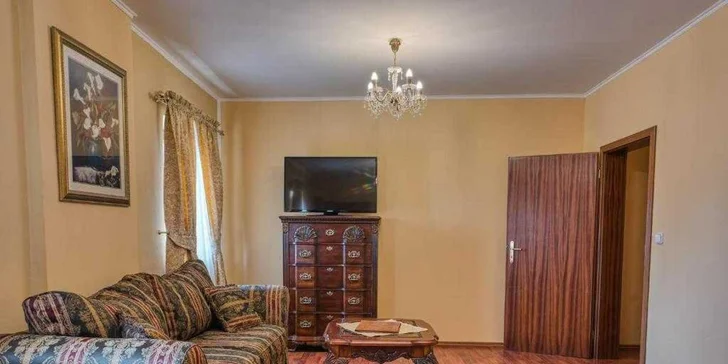 Pobyt v centre Chomutova: historický hotel s raňajkami alebo polpenziou