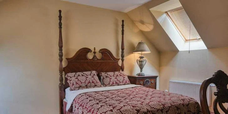 Pobyt v centre Chomutova: historický hotel s raňajkami alebo polpenziou