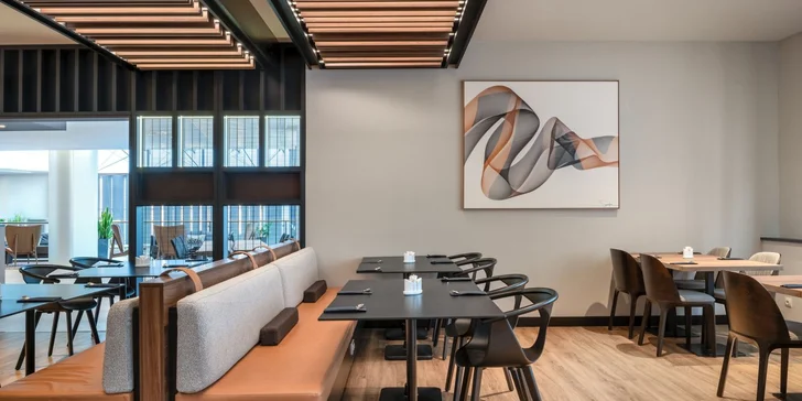 Nedeľný brunch pre dieťa či dospelého: šalátový bar, teplé pokrmy, polievky, dezert aj nápoje