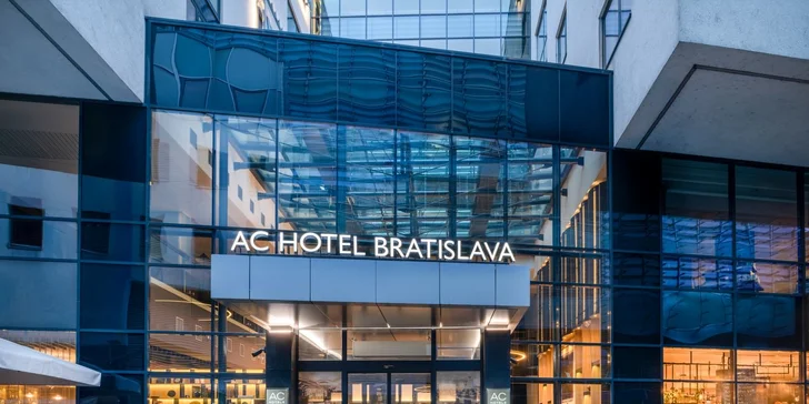 Nedeľný brunch pre dieťa či dospelého: šalátový bar, teplé pokrmy, polievky, dezert aj nápoje