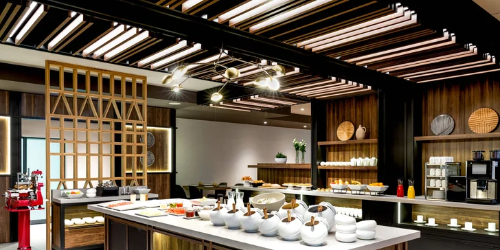 Nedeľný brunch pre dieťa či dospelého: šalátový bar, teplé pokrmy, polievky, dezert aj nápoje