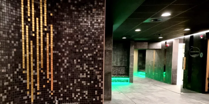 Pobyt kúsok od centra Varšavy: raňajky, wellness so saunami a bazénom