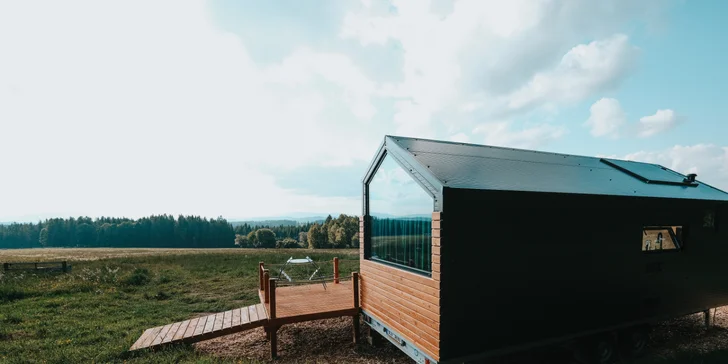 Skryte sa pred ruchom miest: krásny tiny house na samote neďaleko Lipna