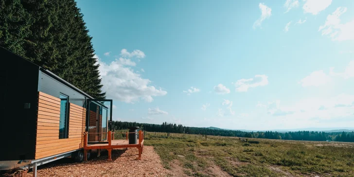 Skryte sa pred ruchom miest: krásny tiny house na samote neďaleko Lipna