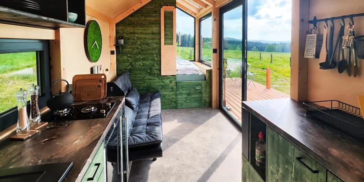 Skryte sa pred ruchom miest: krásny tiny house na samote neďaleko Lipna