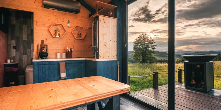 Tiny House Louis na Lipensku: skvelé vybavenie vrátane kuchyne a kúpeľne, prekrásny výhľad