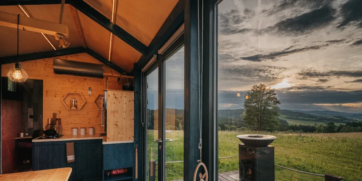 Tiny House Louis na Lipensku: skvelé vybavenie vrátane kuchyne a kúpeľne, prekrásny výhľad