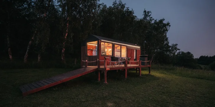 Tiny House Louis na Lipensku: skvelé vybavenie vrátane kuchyne a kúpeľne, prekrásny výhľad