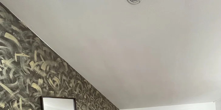 Rekonštrukčná vlasová kúra alebo brazílsky keratín pre dokonale rovné vlasy