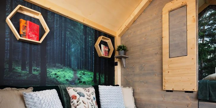 Tiny house Honzík: plne vybavený domček pri lese s terasou a výhľadom na pastviny