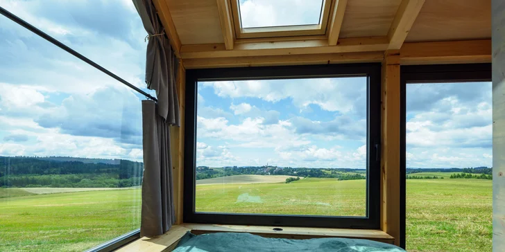 Tiny house Honzík: plne vybavený domček pri lese s terasou a výhľadom na pastviny