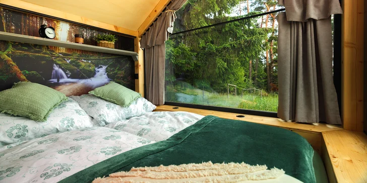 Tiny house Honzík: plne vybavený domček pri lese s terasou a výhľadom na pastviny