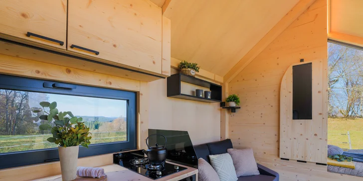 Glamping blízko Lipna: tiny house až pre 4 os. s vonkajšou saunou, ochladzovacou kadiou a grilom