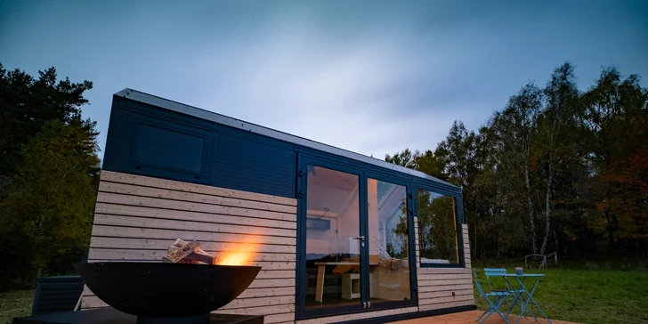 Glamping blízko Lipna: tiny house až pre 4 os. s vonkajšou saunou, ochladzovacou kadiou a grilom
