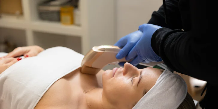 Neinvazívny lifting HIFU 12D na omladenie tváre a spevnenie brucha