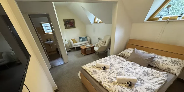 Historická Vládna vila v Luhačoviciach: pobyt s raňajkami v samotnom centre kúpeľov