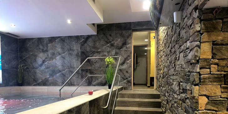 Krásna príroda a pokoj Karlovej Studánky: polpenzia aj vstup do bazéna a Thermal Parku