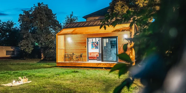 Za romantikou do Ostravy: tiny house s kuchyňou, Netflixom aj terasou s posedením