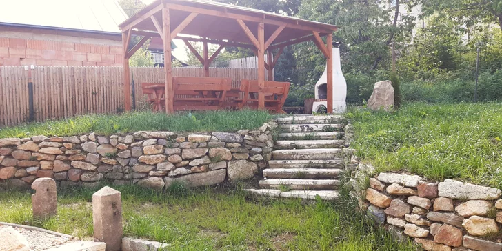 Krušné hory aj s jedlom: vybavený apartmán alebo chalupa až pre 14 osôb