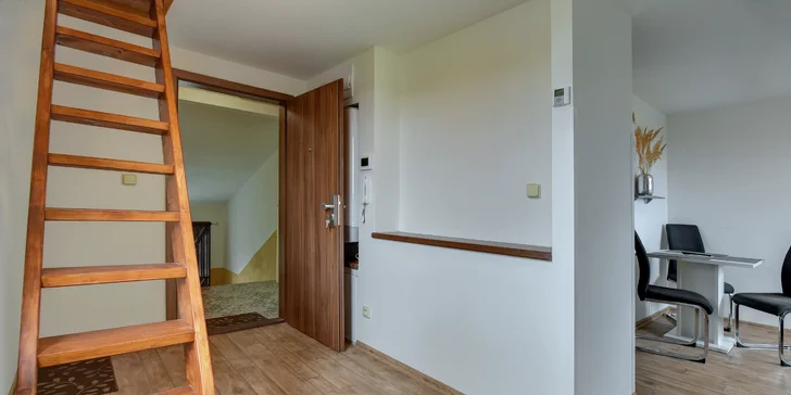 Krušné hory aj s jedlom: vybavený apartmán alebo chalupa až pre 14 osôb