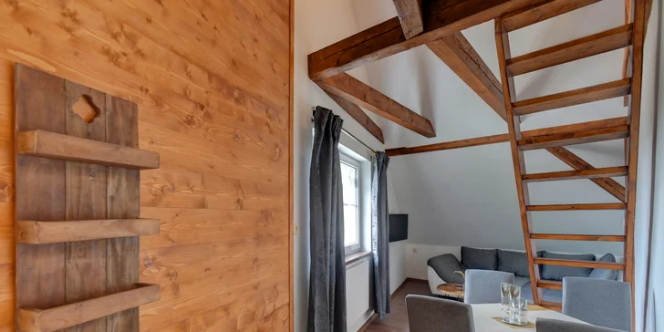 Krušné hory aj s jedlom: vybavený apartmán alebo chalupa až pre 14 osôb