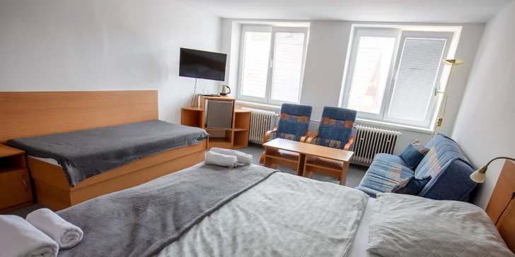 Pobyt v Lipovej-Lázňach: raňajky alebo polpenzia, trekingové palice a pivo Kanec