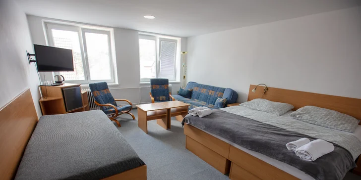 Pobyt v Lipovej-Lázňach: raňajky alebo polpenzia, trekingové palice a pivo Kanec