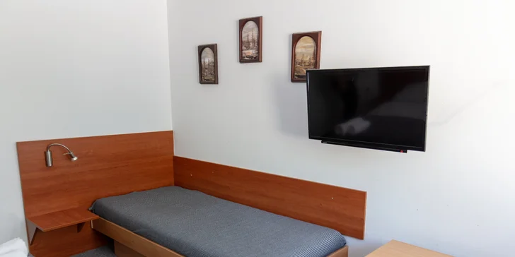 Pobyt v Lipovej-Lázňach: raňajky alebo polpenzia, trekingové palice a pivo Kanec