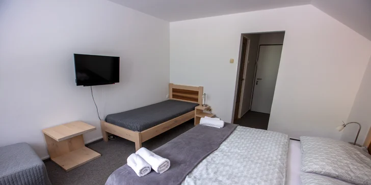 Pobyt v Lipovej-Lázňach: raňajky alebo polpenzia, trekingové palice a pivo Kanec