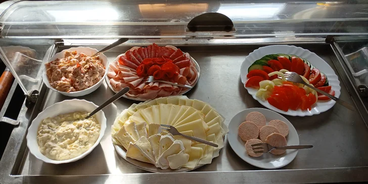 Pobyt v Lipovej-Lázňach: raňajky alebo polpenzia, trekingové palice a pivo Kanec