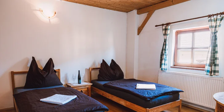 Pobyt na farme s koňmi, prasiatkami aj ovcami kúsok od Mosteckého jazera aj vrátane raňajok