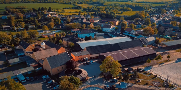 Pobyt na farme s koňmi, prasiatkami aj ovcami kúsok od Mosteckého jazera aj vrátane raňajok