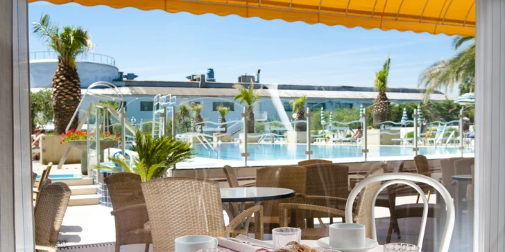 Dovolenka pri Rimini: hotel pri pláži, raňajky, polpenzia alebo plná penzia aj bazén a vírivka