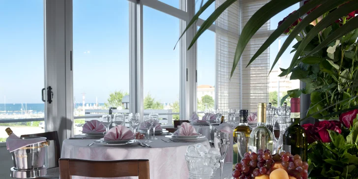 Dovolenka pri Rimini: hotel pri pláži, raňajky, polpenzia alebo plná penzia aj bazén a vírivka