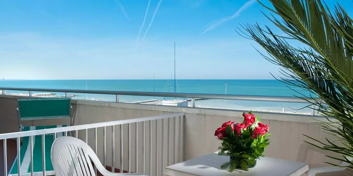 Dovolenka pri Rimini: hotel pri pláži, raňajky, polpenzia alebo plná penzia aj bazén a vírivka