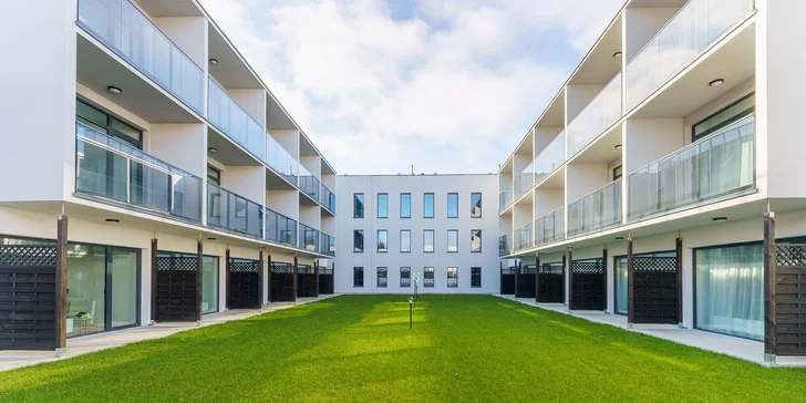 Resort v Kolobřehu pri pláži: neobmedzený wellness, all inclusive alebo polpenzia, výhody za dlhší pobyt