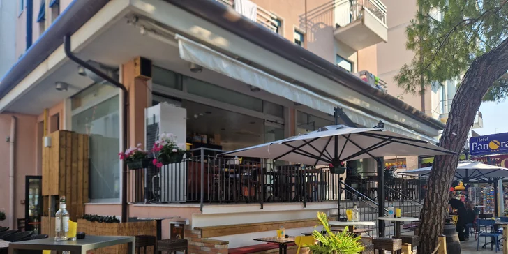 Talianske Jesolo: 3* hotel priamo na pláži a raňajky alebo polpenzia