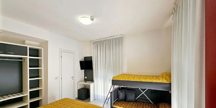 Talianske Jesolo: 3* hotel priamo na pláži a raňajky alebo polpenzia